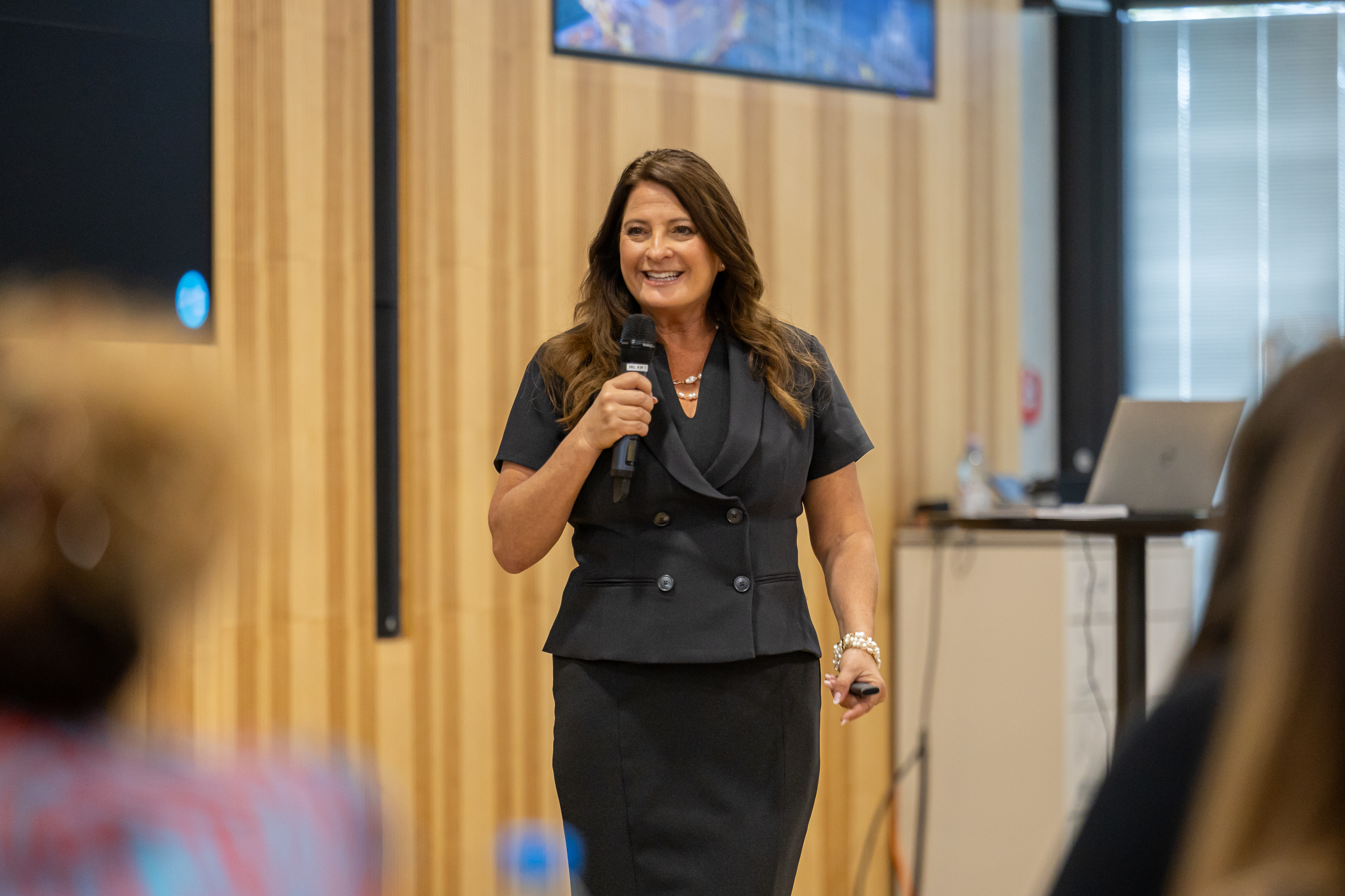 Jackie Mattox, Gründerin, Präsidentin und CEO von WE United, beim Jubiläums-Summit.